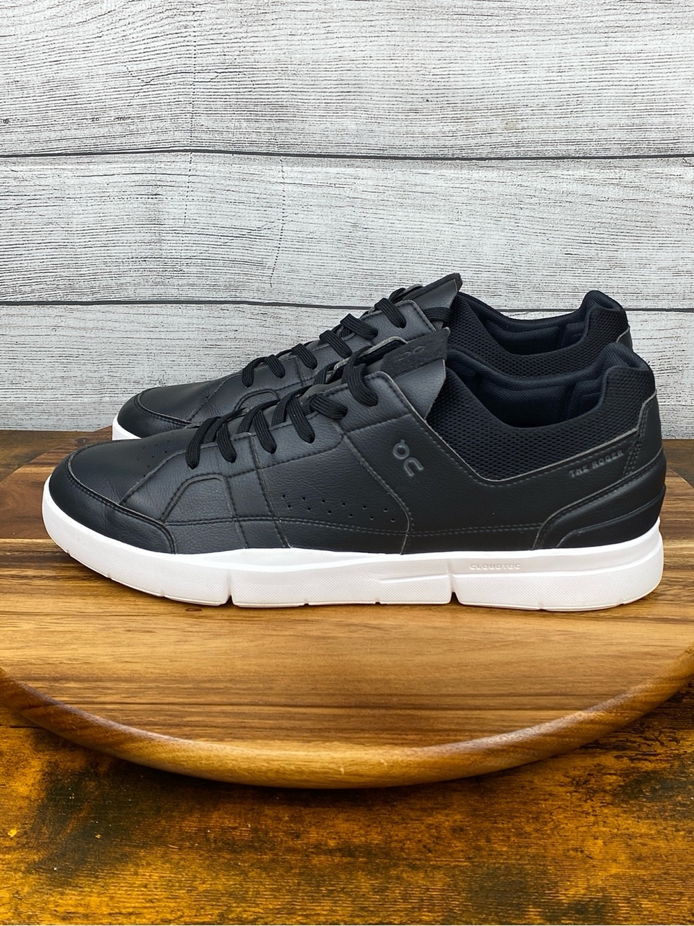 ON Running The ROGER Clubhouse Black White Tennis Shoe Men’s Sneaker Size 14